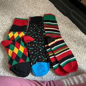 6 Pairs Women Colorful Fancy Crazy Design Soft & Stretchy Novelty Crew Socks!